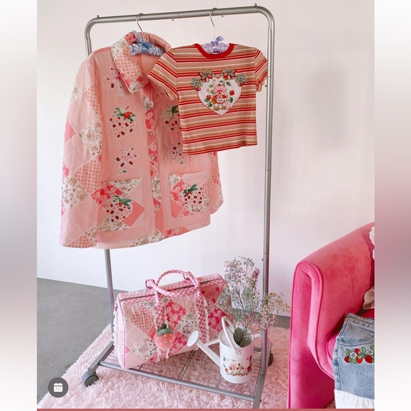 🍒SOLD🍒 Strawberry Shortcake Quilted Weekender Bag by Dolls kill - Picture 9 of 15